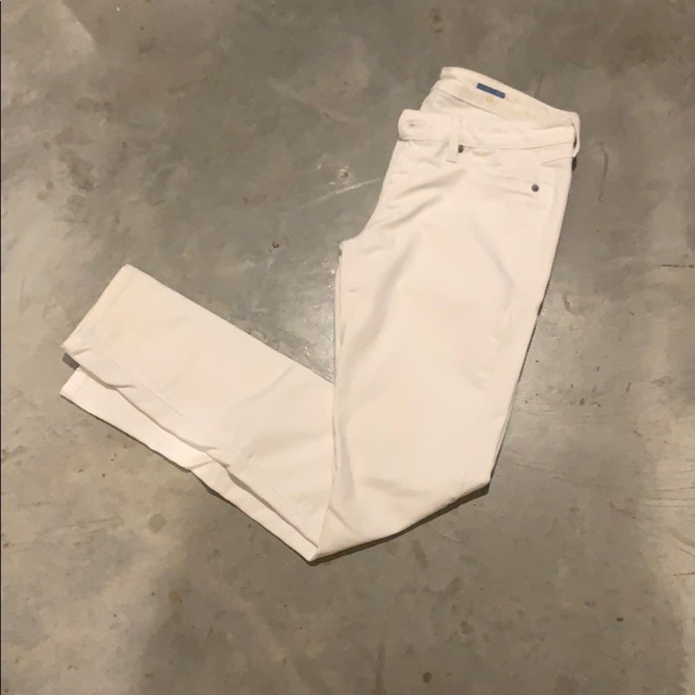 White skinny jeans